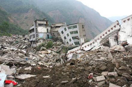 What caused the Tangshan earthquake?